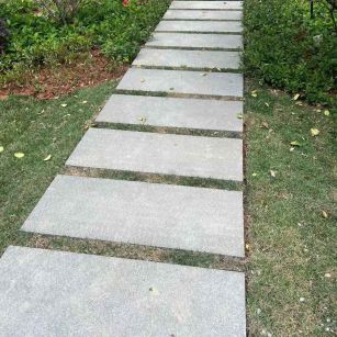 长春 芝麻黑小区踏步、汀步石铺装效果