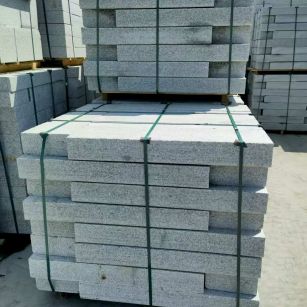 长春 芙蓉白花岗岩路沿石、平石尺寸标准，色泽均匀