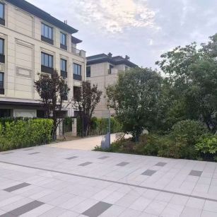 长春 芝麻白与芝麻白搭配铺装，尺寸1200*600