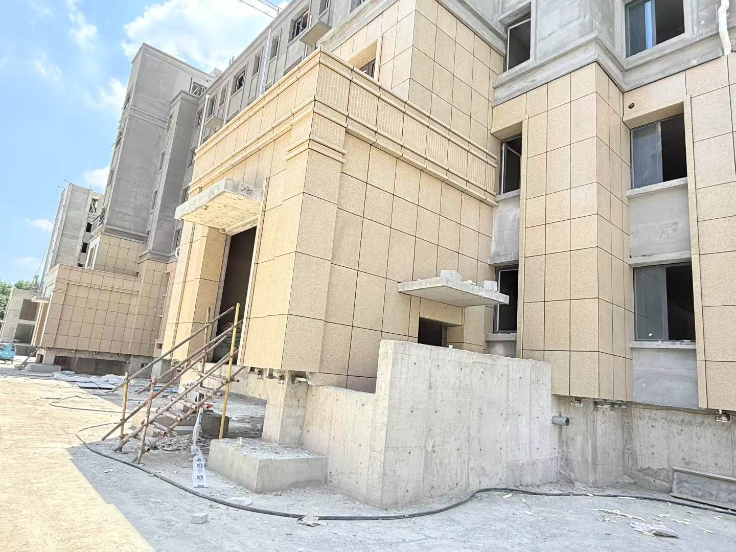 长春 黄金麻干挂，工地实拍