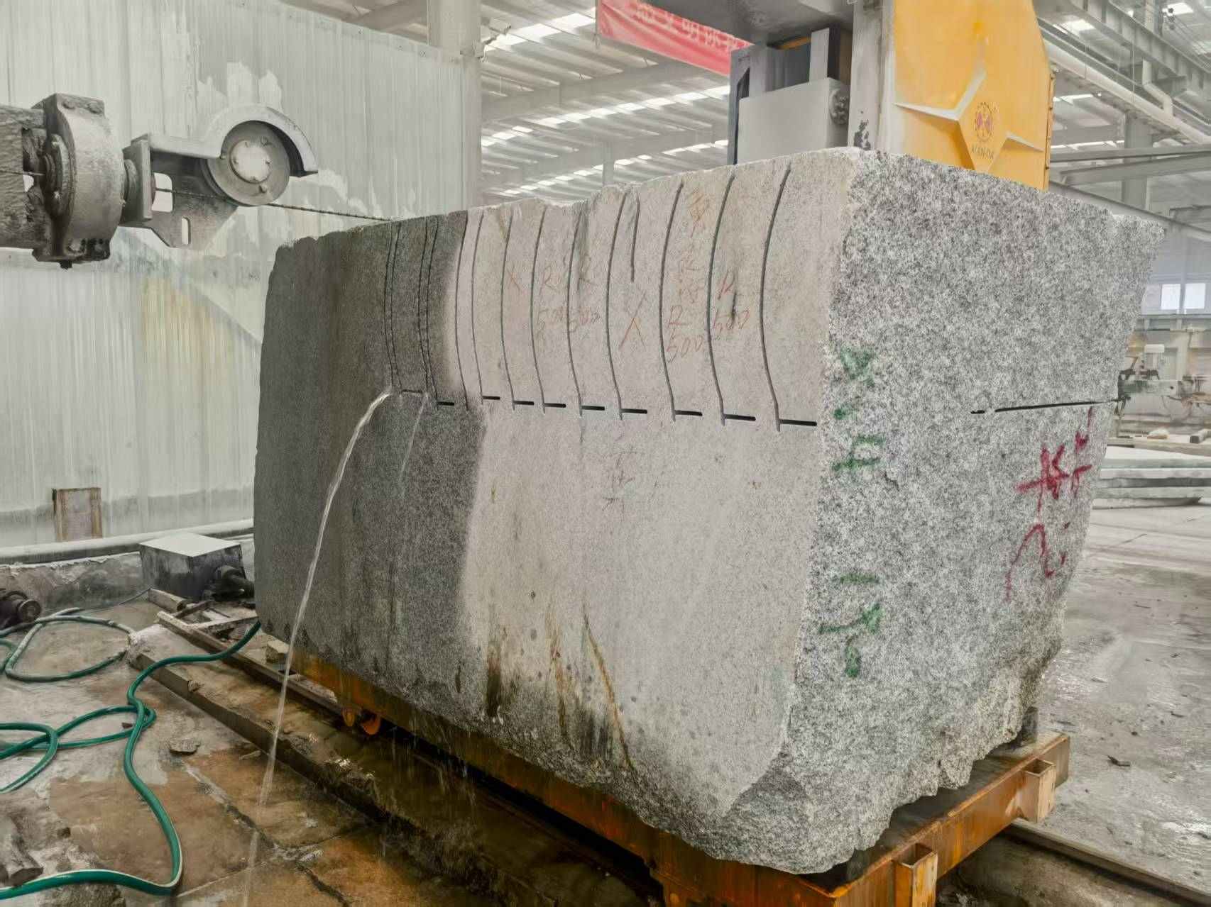 长春 602，大花芙蓉白，绳锯加工弧形路沿石