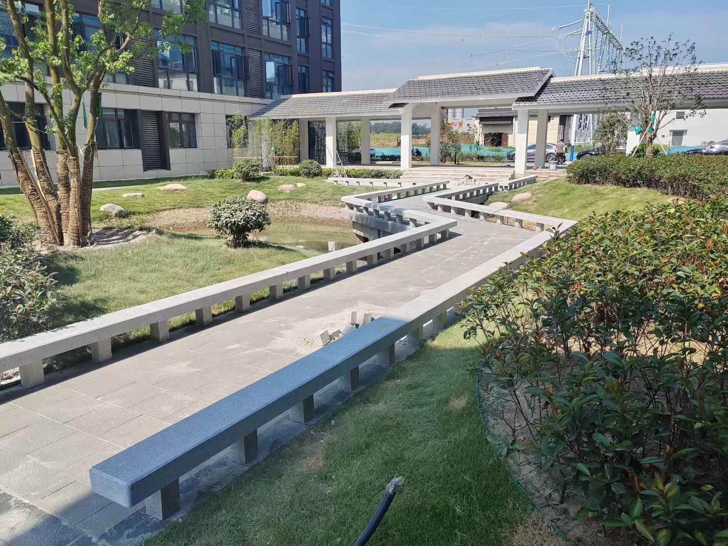 长春 芝麻灰小区坐凳&栏杆安装效果