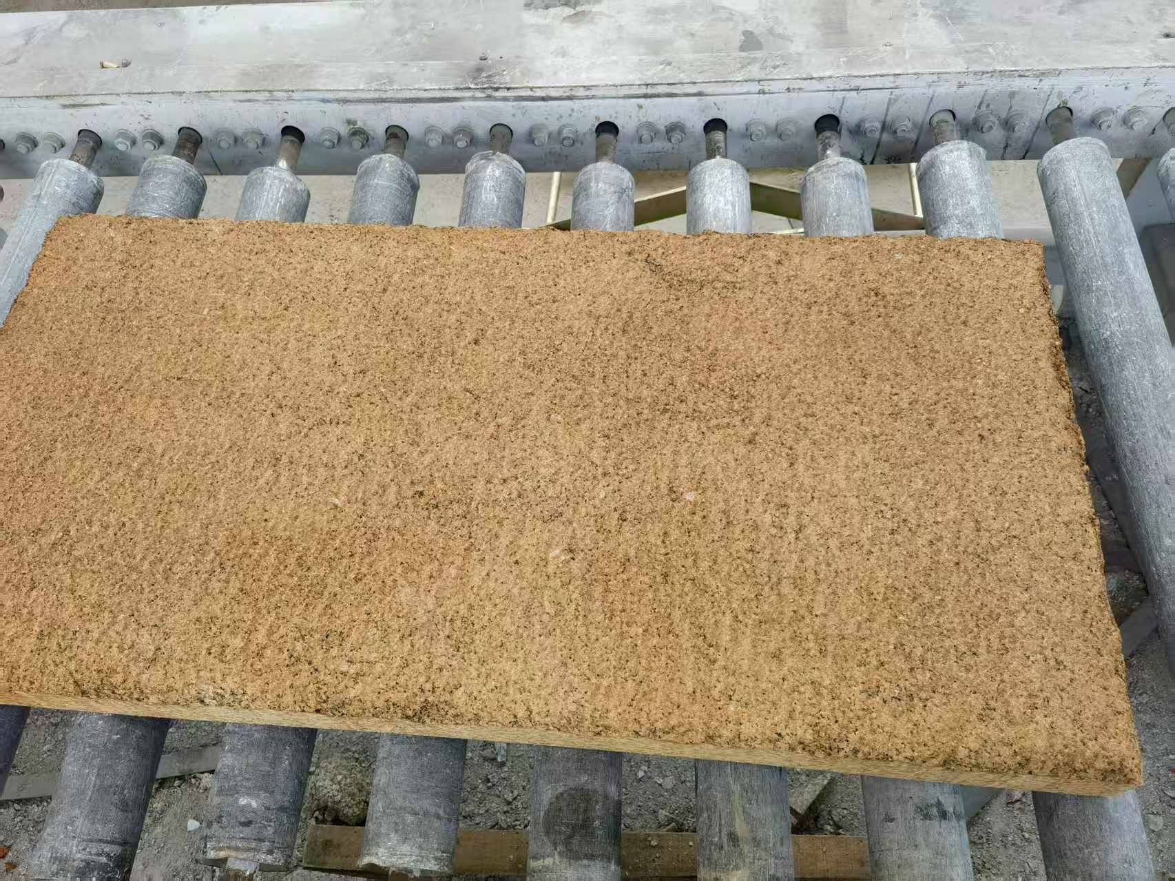 长春 菠萝面老石板，做旧仿古石，流水线生产加工